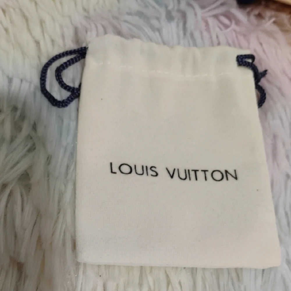 SALE! Louis Vuitton Vernis Cream Wrap Around Bracelet Gold Buckle/Box/Bag - Picture 9 of 11